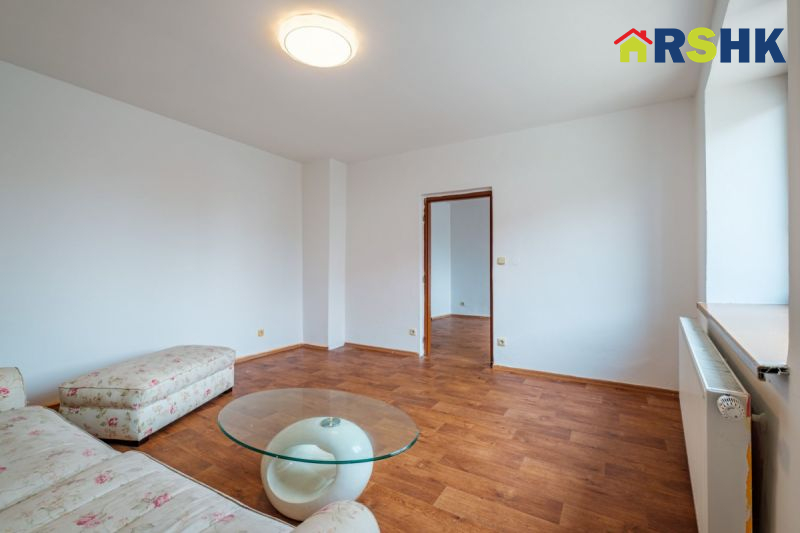 RD s 2 byty 3+1, garážemi, HK, ul. Zelená, pozemek... - 18