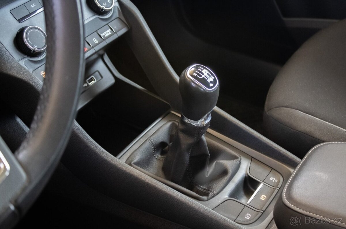 Škoda Karoq 1.6TDI Life M6 - 18