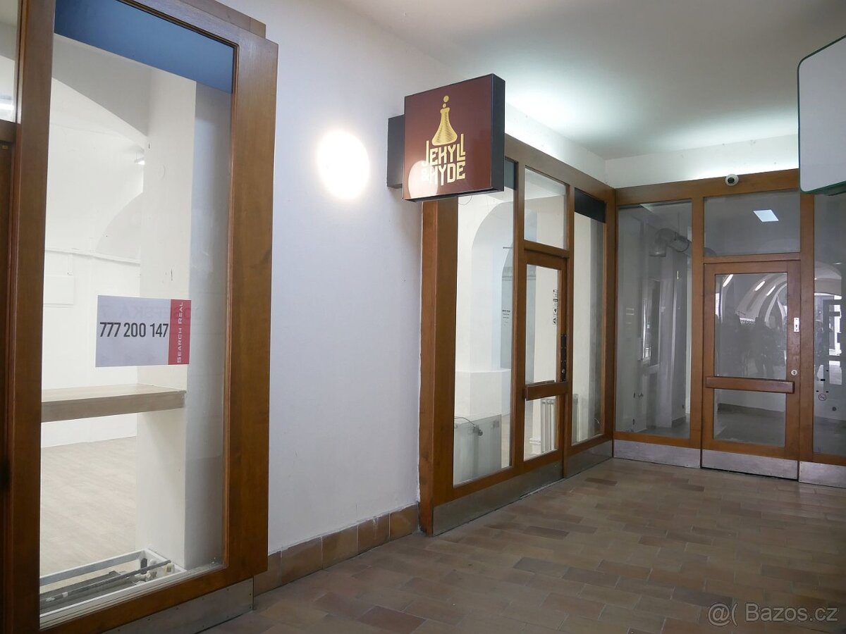 Pronájem restaurace 127m2 v centru města - 18