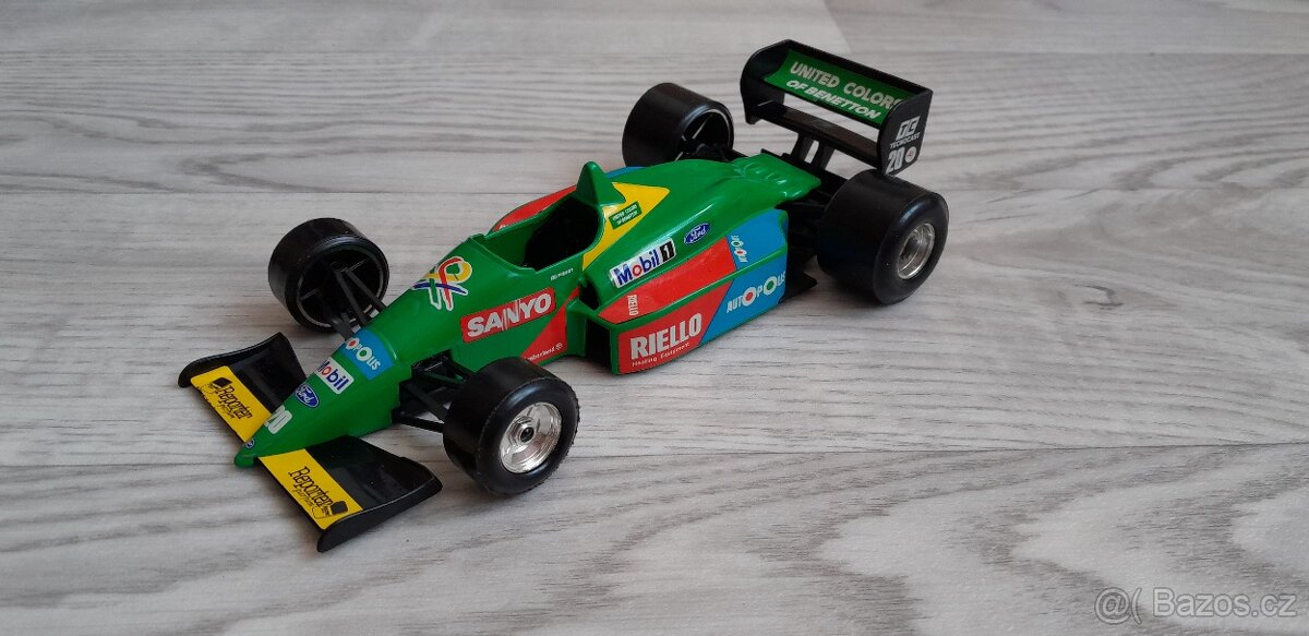 autíčka - modely Bburago 1/24 starší na díly - 18