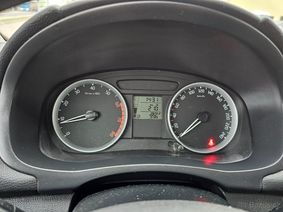 Skoda roomster 1.4 i 63kw - 18