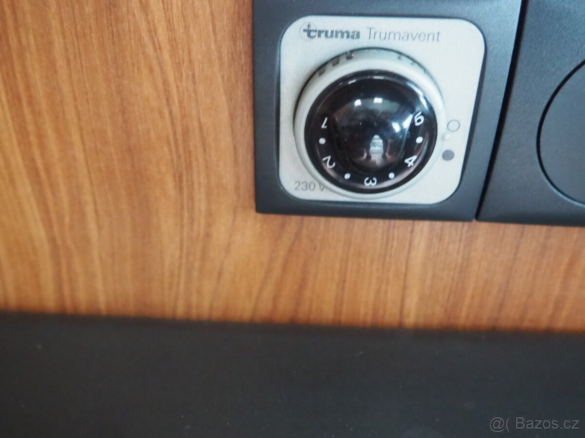 2011 Dethleffs Nomad EL3 spaní pro 4 osoby - 18