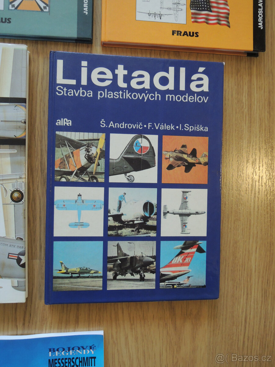 Plastikové modely, vojenská letadla, 9 knih - 18