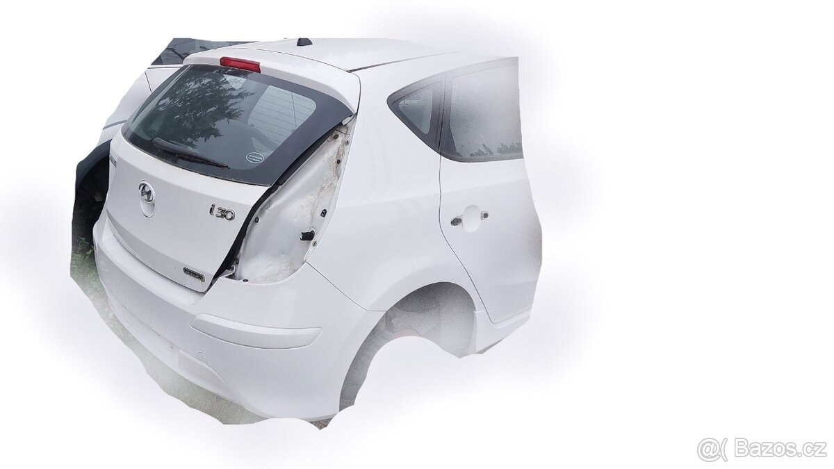 HYUNDAI i30 – DVEŘE KUFRU BÍLÉ 5DV - 18