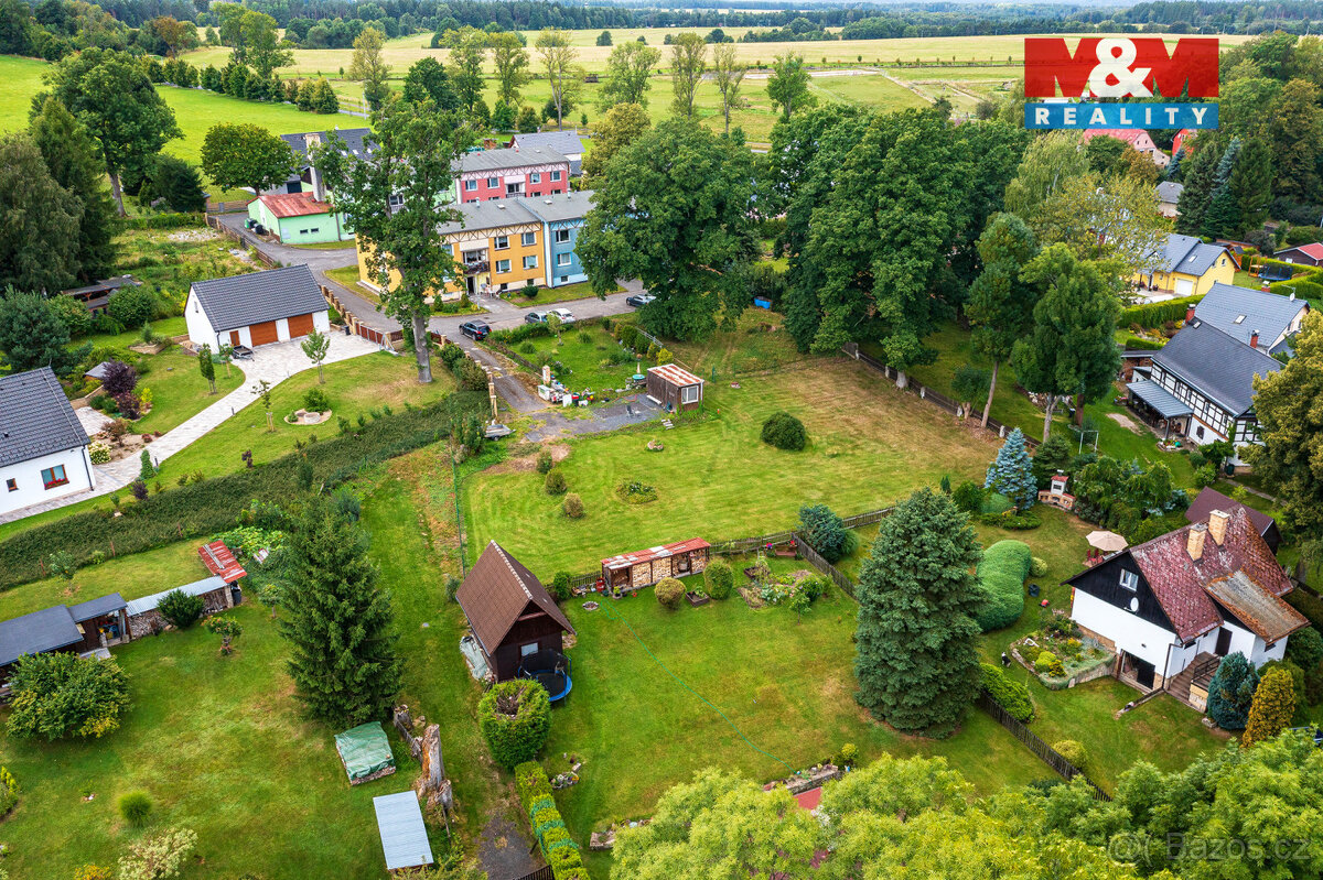 Prodej pozemku k bydlení, 1380 m², Růžová - 18