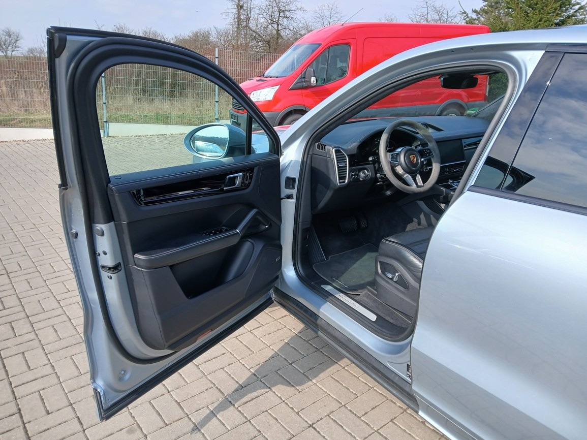 Porsche Cayenne E-Hybrid - 18
