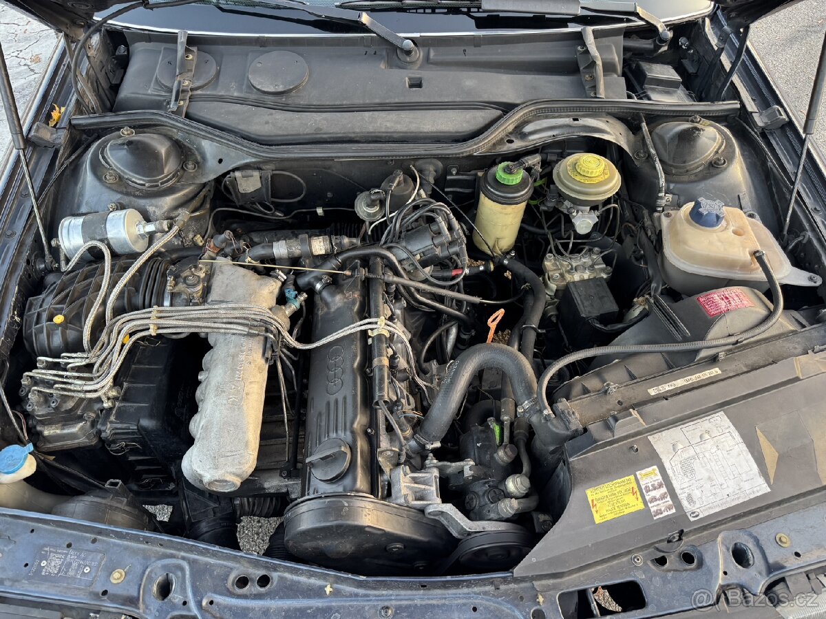 Audi 100 C3 2.2E - 18