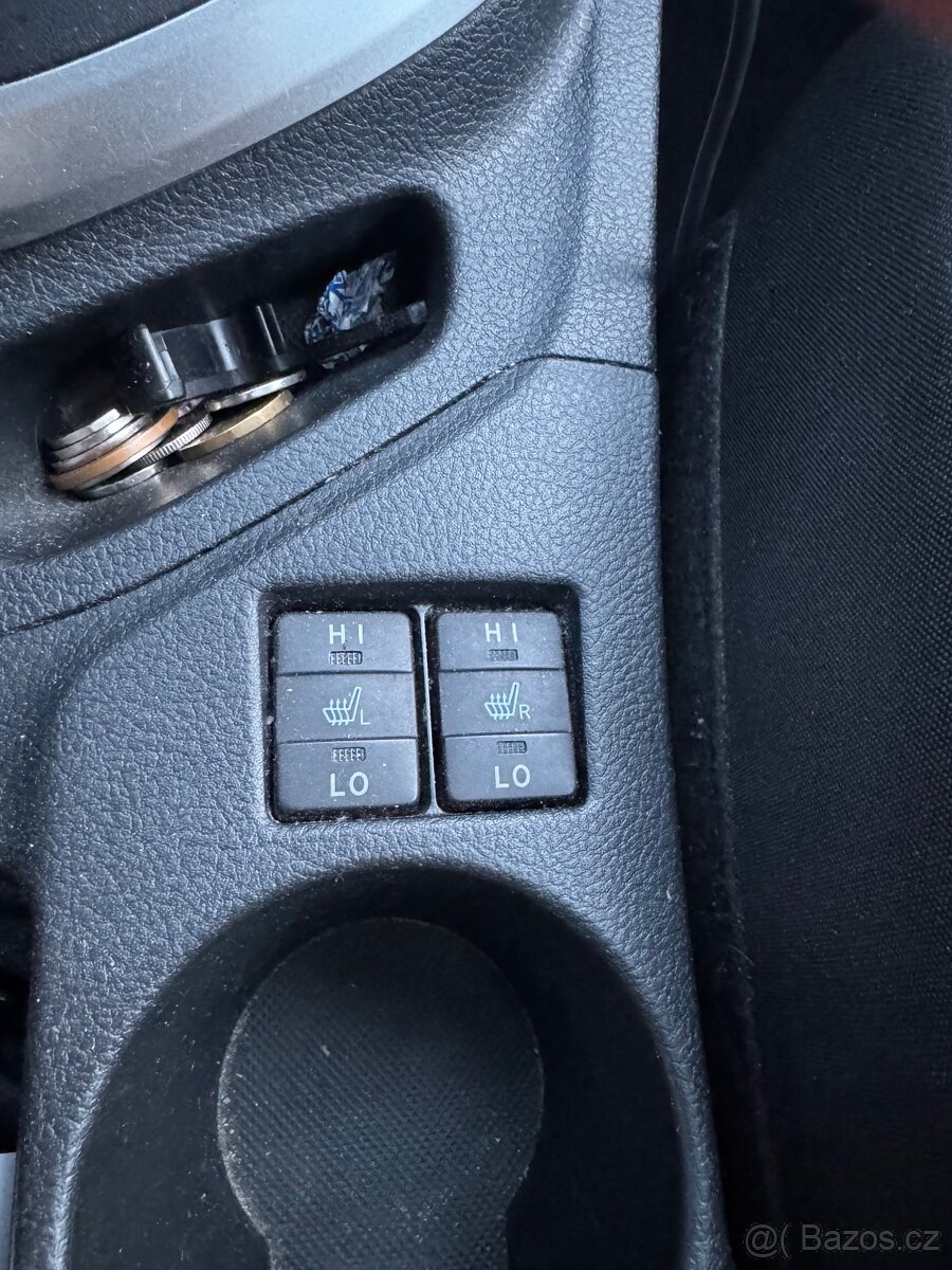 Toyota Auris hybrid - 18