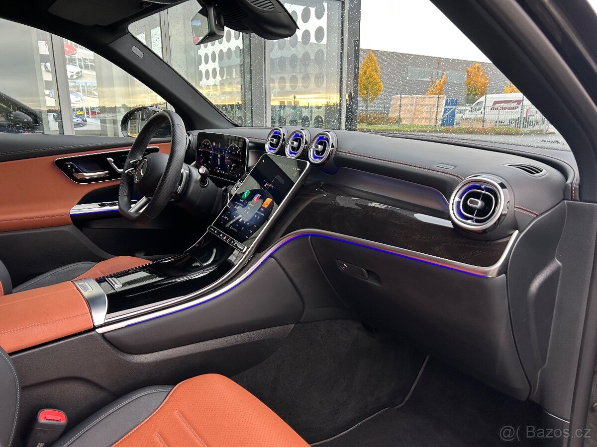 Prodám Mercedes-Benz GLC 220d 4MATIC AMG ZÁRUKA - 18
