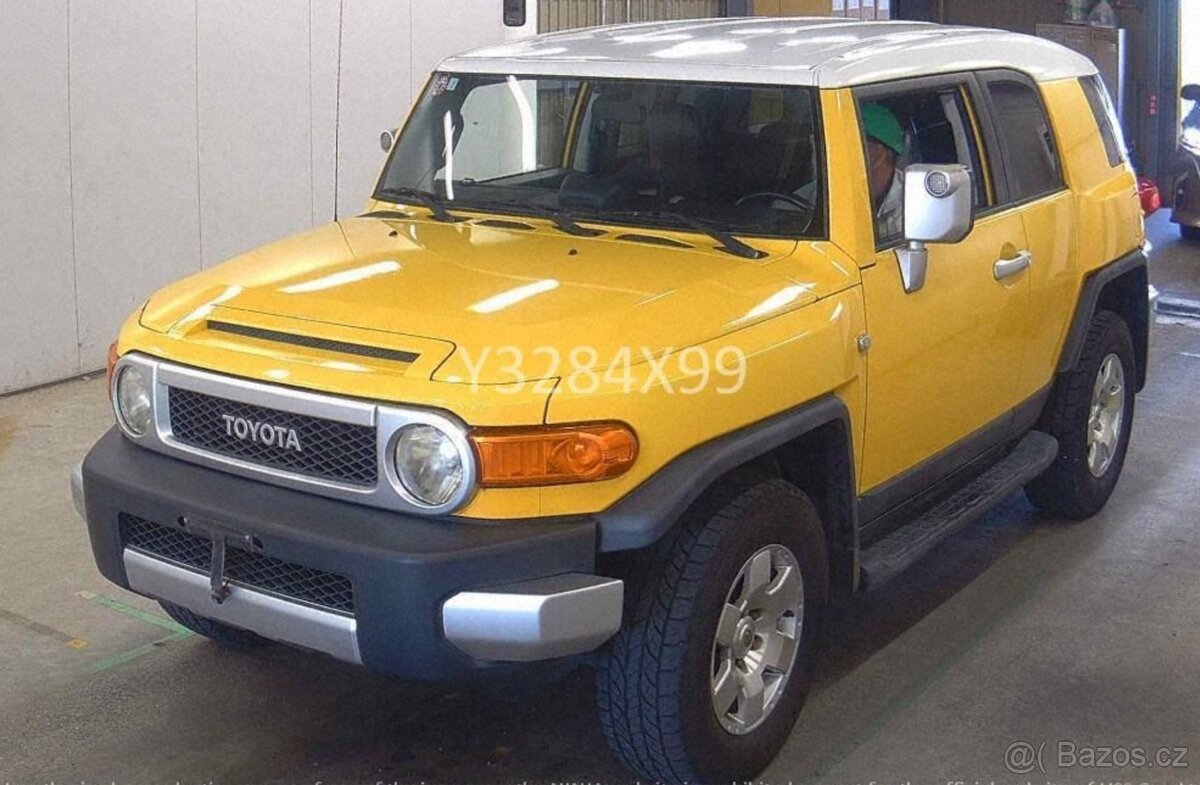 4x Toyota FJ Cruiser - 18