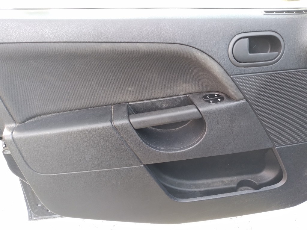 FORD FIESTA 1.3 8V AMBIENTE ČR,2.MAJITEL,AC - 18