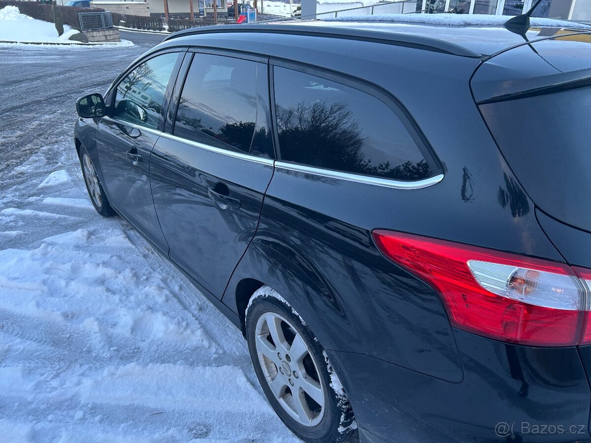 Ford Focus Combi 1.6i 2011 - 18