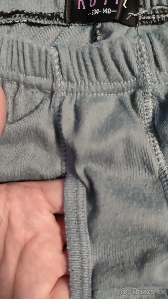 Sportovní kalhoty, vel. 140 - 18