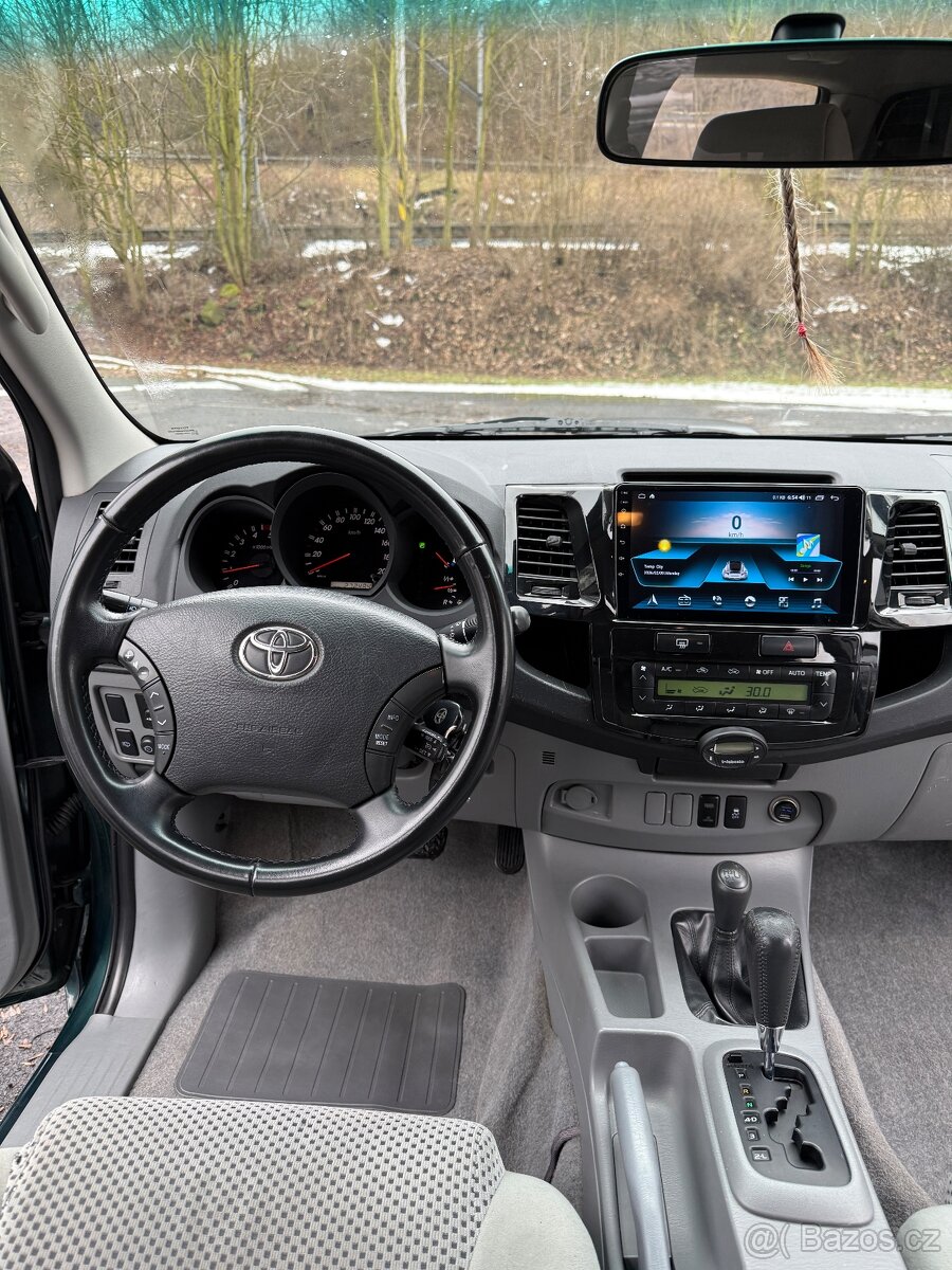 Toyota Hilux 3.0 - 18