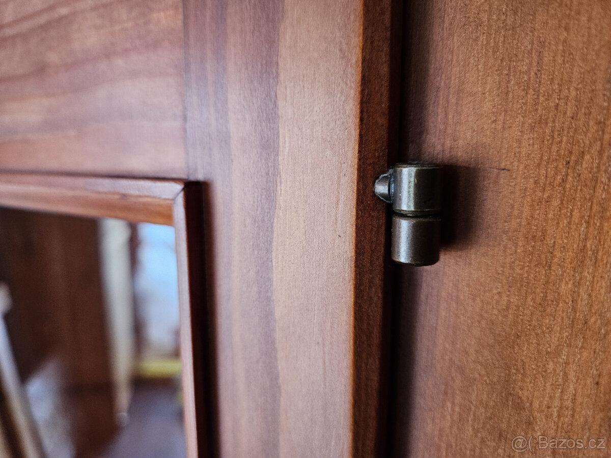 Komoda + rohová vitrína - masiv - SLEVA - 18