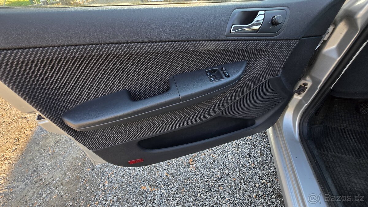 ŠKODA FABIA KOMBI 1.4 16V AMBIENTE 1MAJITEL - 18