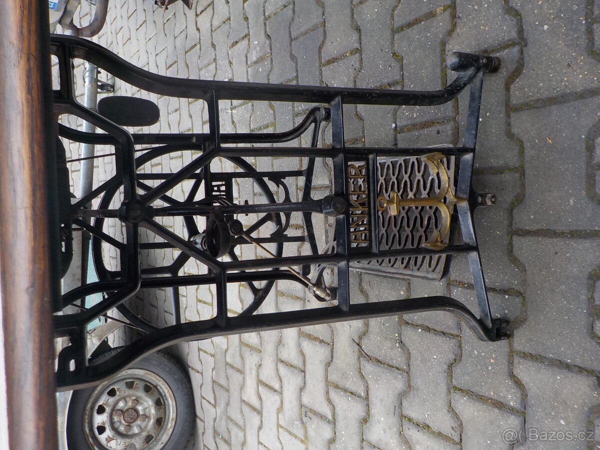šicí stroj Singer,Royal a ANKER - 18