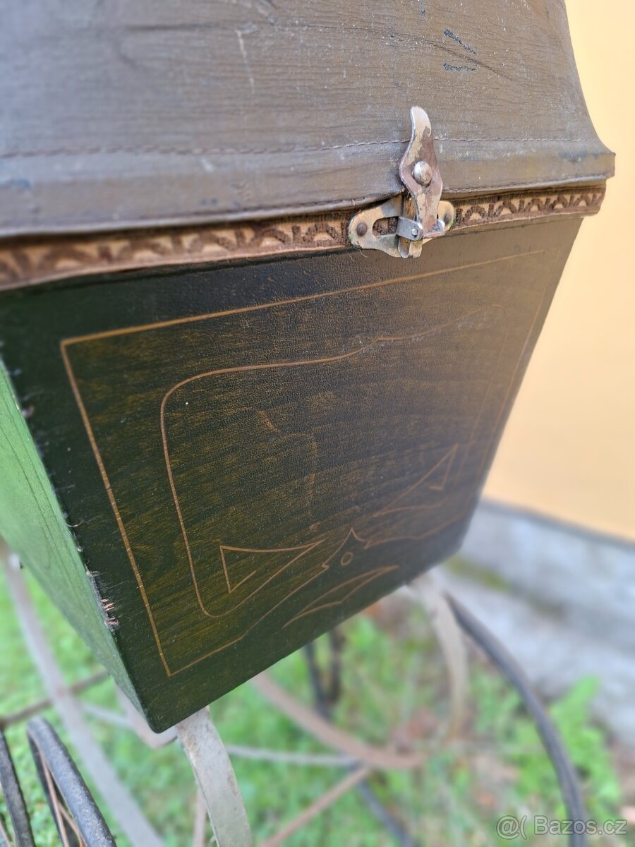 Starožitný kočárek pro panenkyč. 490 - 18