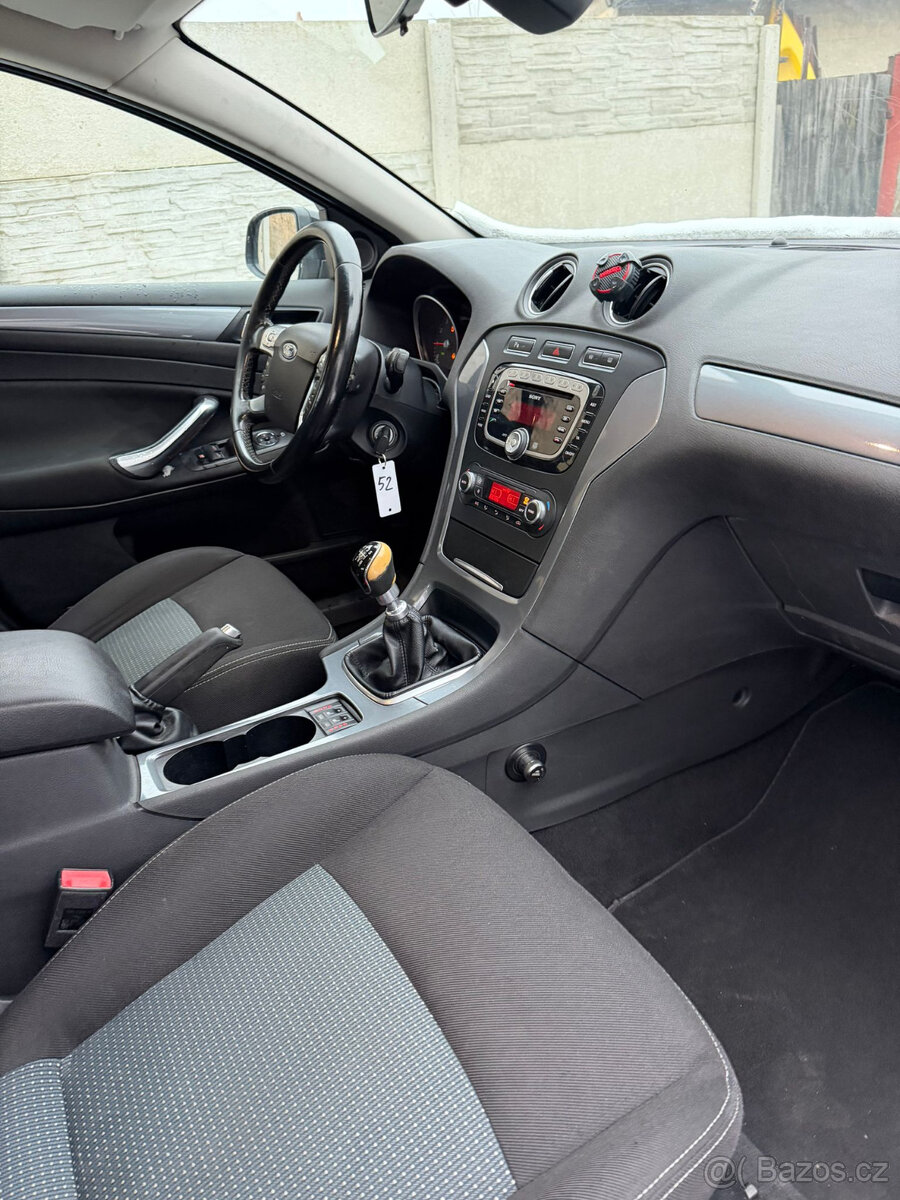 Ford Mondeo 1.6i TOP STAV - 18