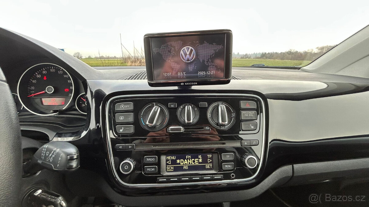 Volkswagen up 1.0 MPI 2012 manuál - 18