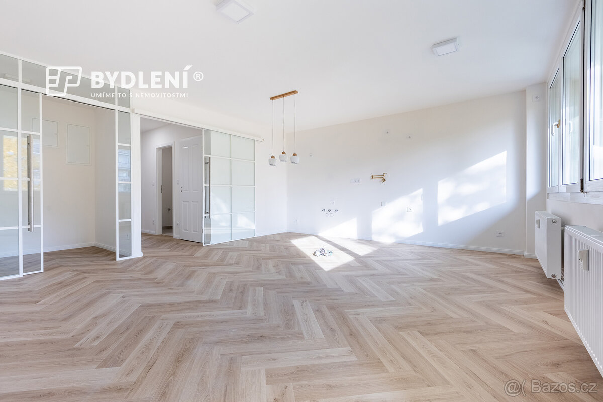 Kompletně zrekonstruovaný designový byt 3+kk (76 m²) s nadst - 18