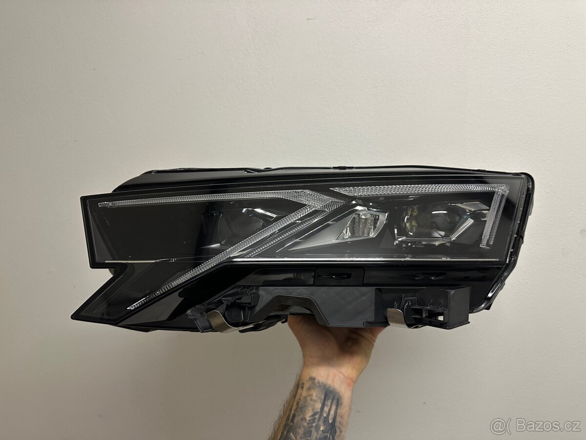 Octavia 4 lift světlo - 18