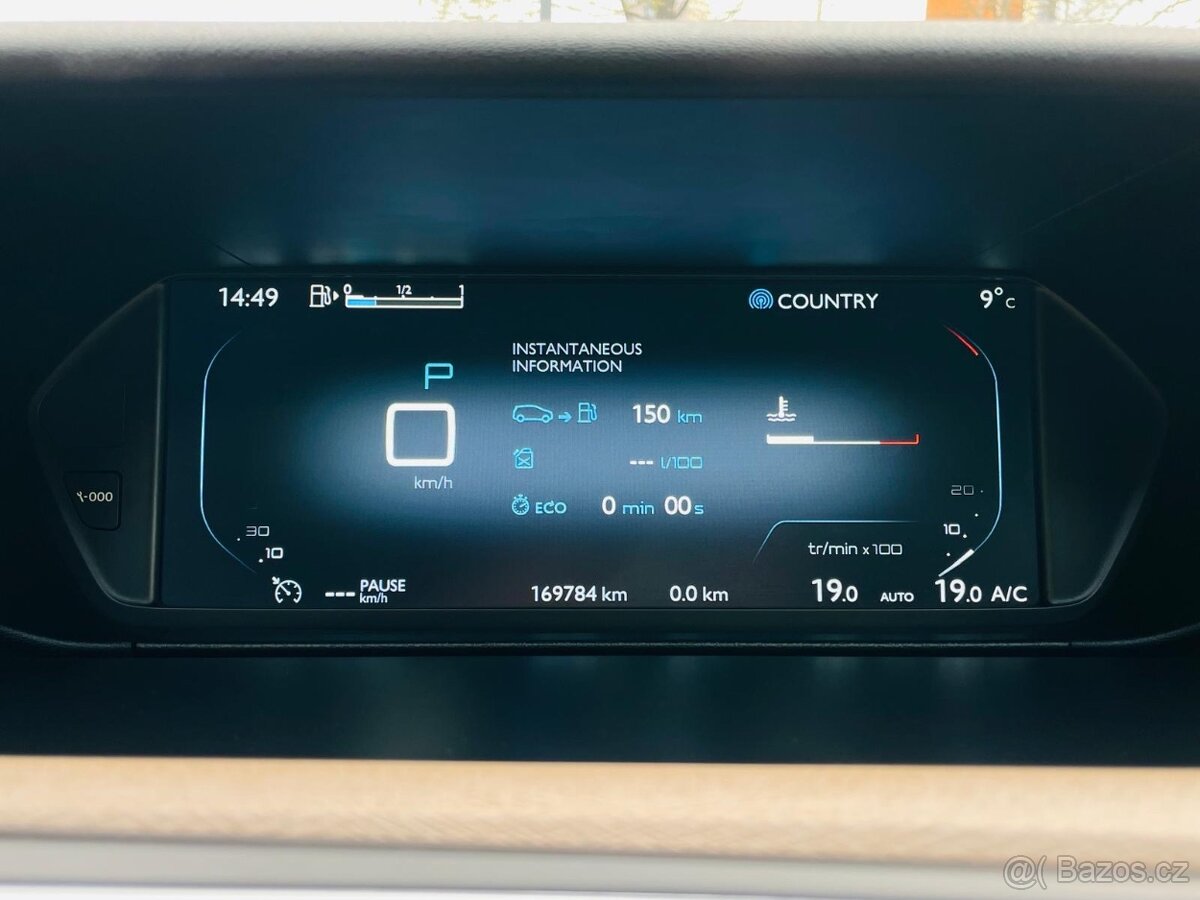 Citroën Grand C4 Picasso 2.0HDi AUT NAVIG LED 7 MÍST KAMERA - 18