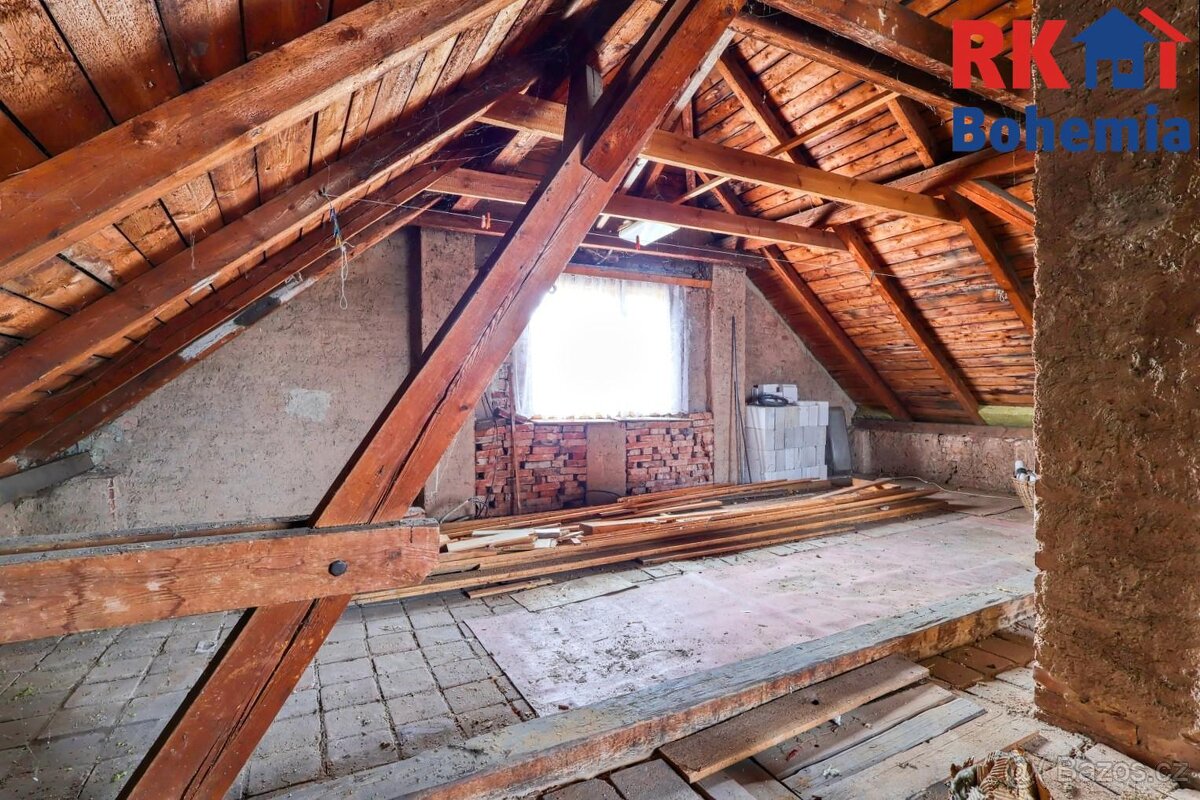 Prodej rodinného domu 2+1 s garáží s pozemkem 1177 m2 v Česk - 18