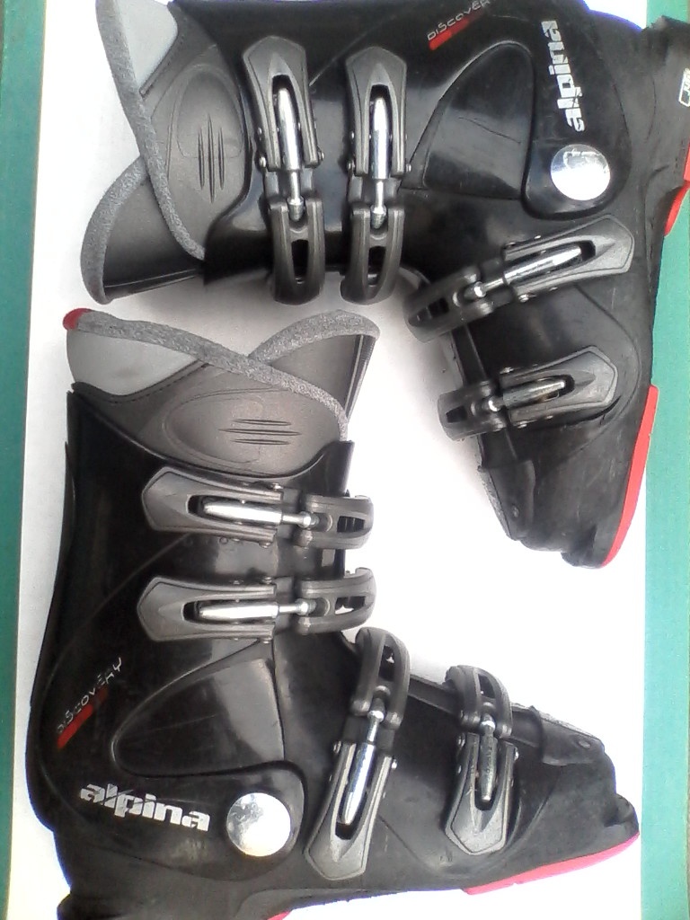 Carving.lyže 142,148,150,158,163,168+boty+hole - 18