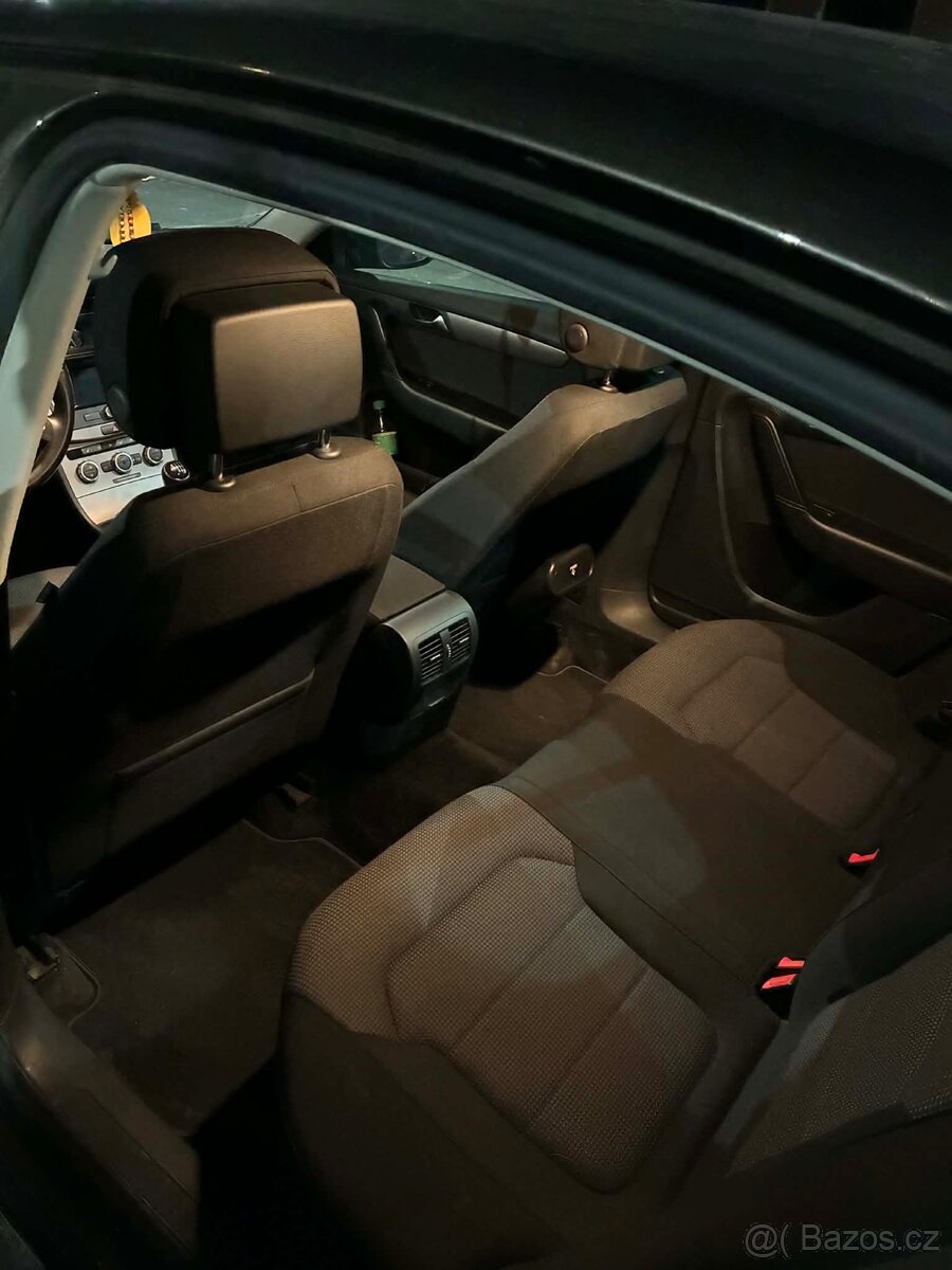 Auto Volkswagen passat B7 - 18