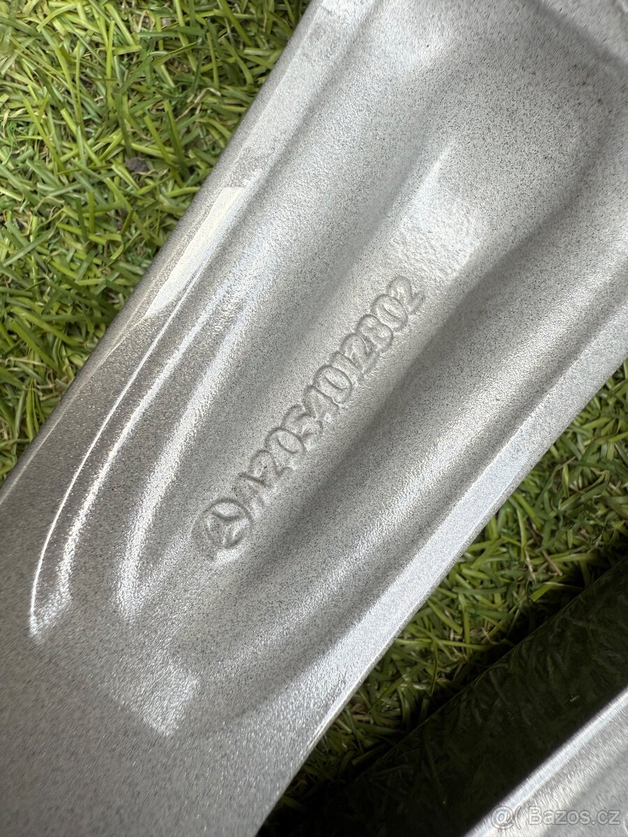 Mercedes W205 C-CLASS - ORIGINÁLNÍ SADA - 18