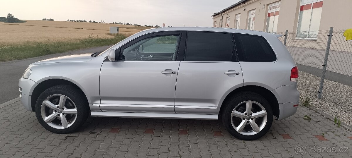 VW Touareg V10 5.0 TDI sleva - 18