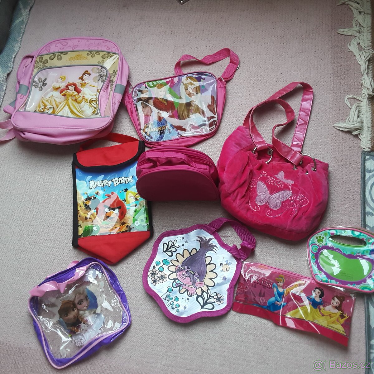 Kabelky , batuzky taštičky atd - 18