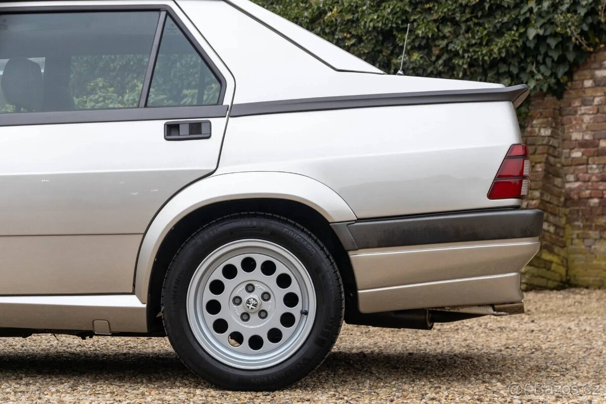 Alfa Romeo 75 2.0 Twin Spark 1988 - 18
