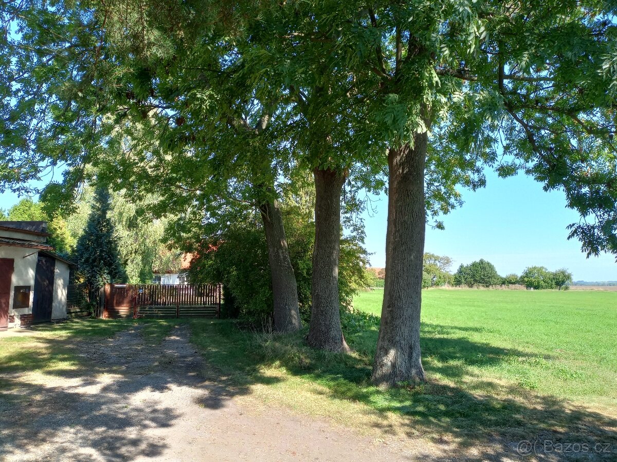 Prodej pěkného domu na klidném místě - 18