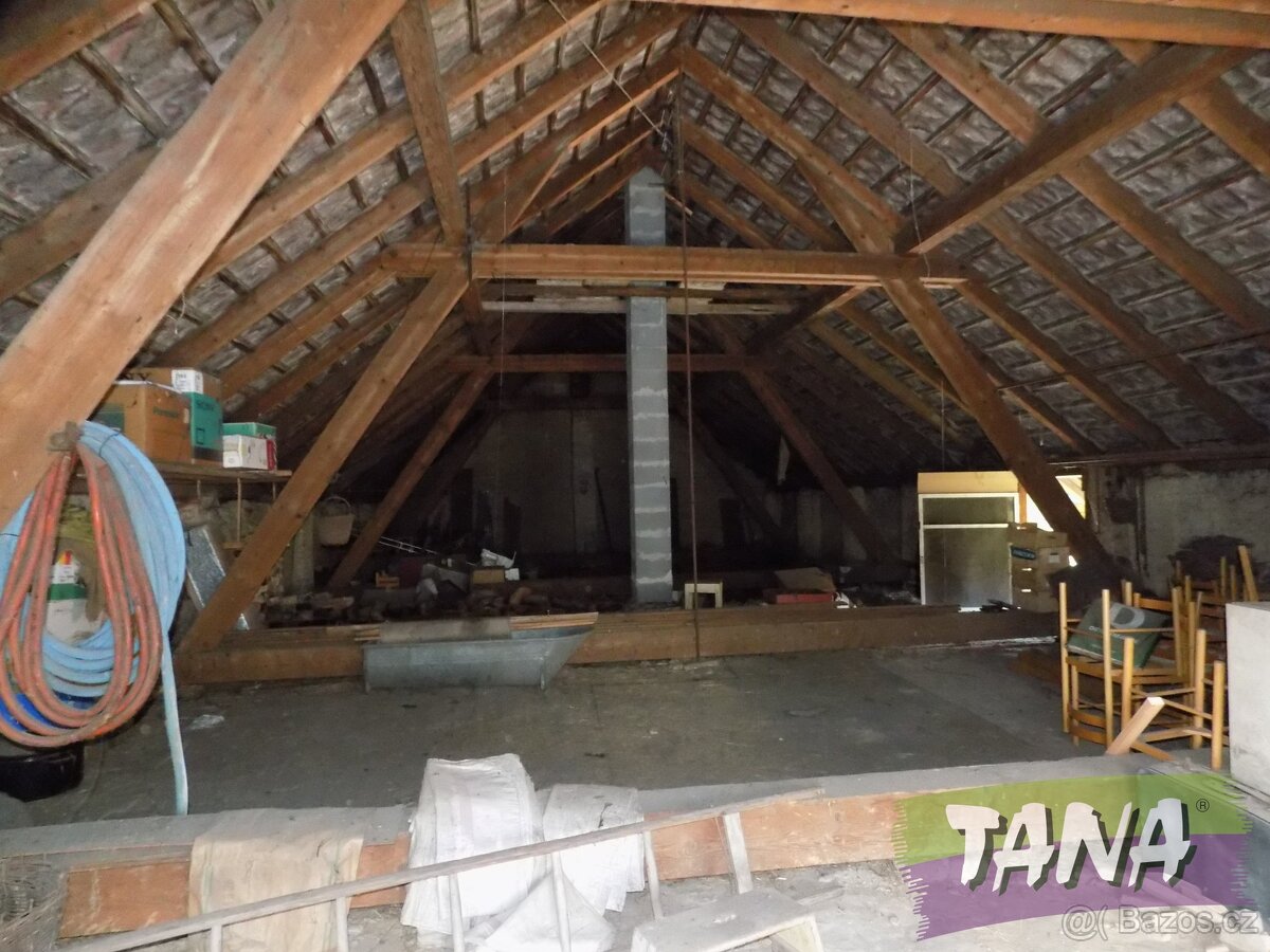 Prodej rodinného domu o dispozici 3+1 po kompletní vnitřní r - 18