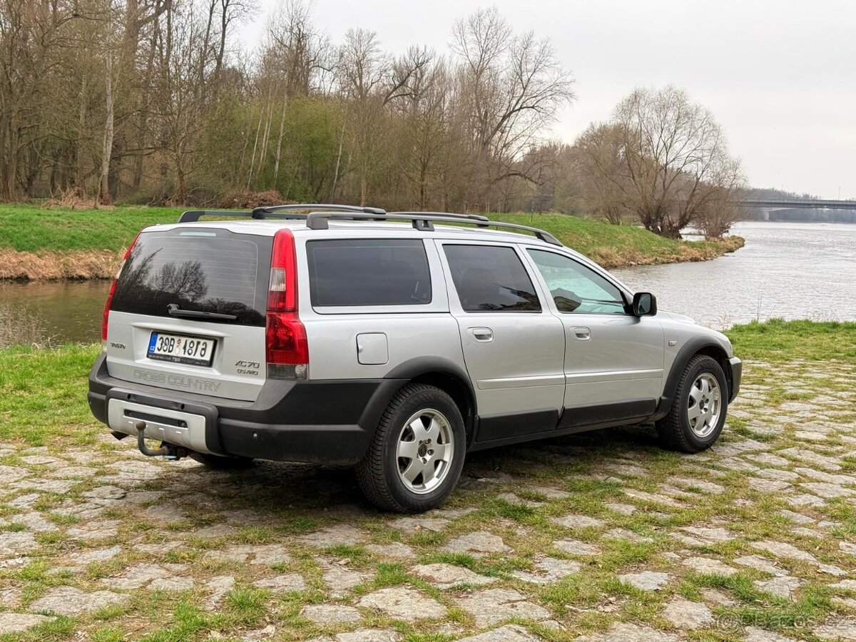 VOLVO XC70 - 18
