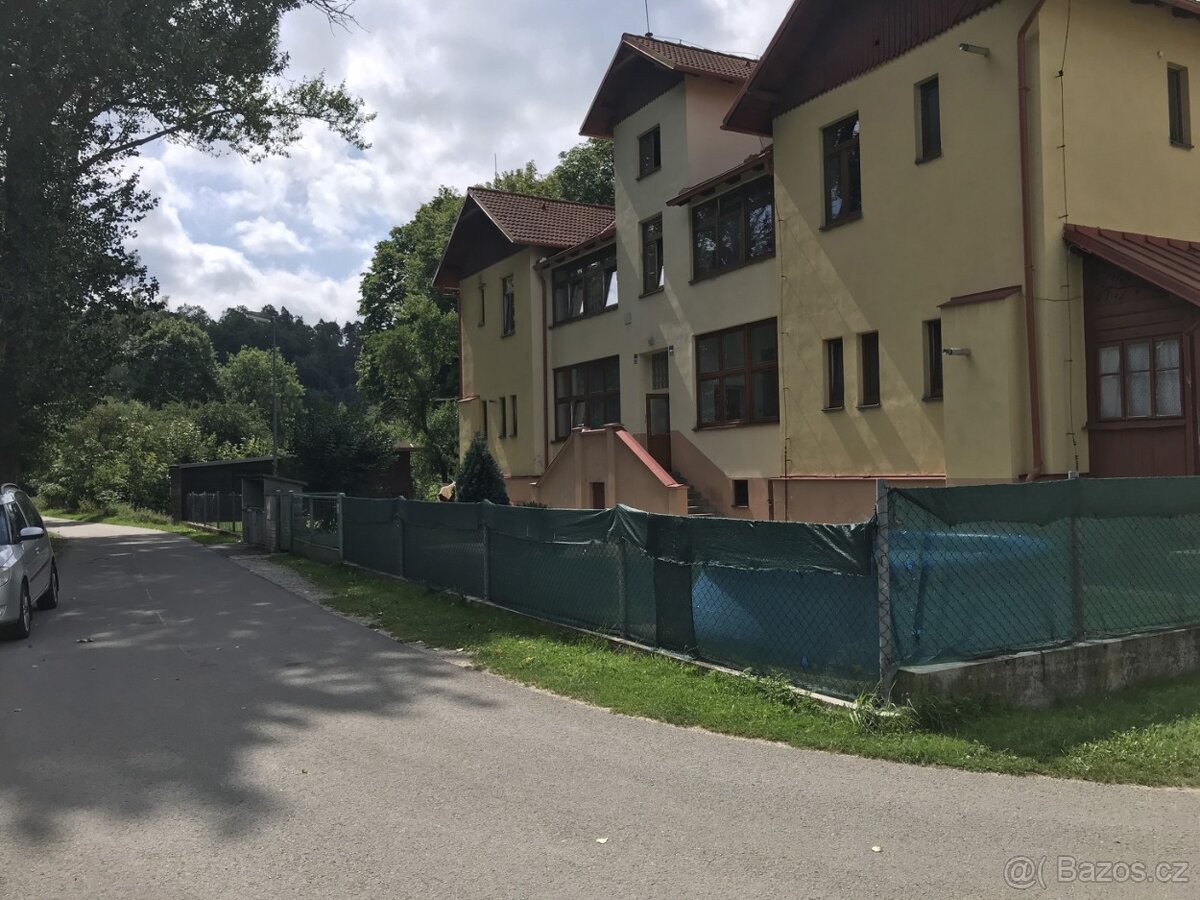 Pronájem bytu 2+1 Velké Meziříčí - Příkopy, 85m2 ihned - 18