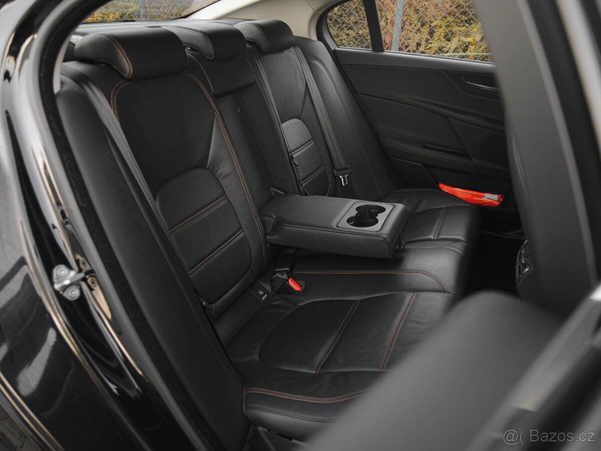 Jaguar XE, 25t 2,0/177kW 1.maj - 18