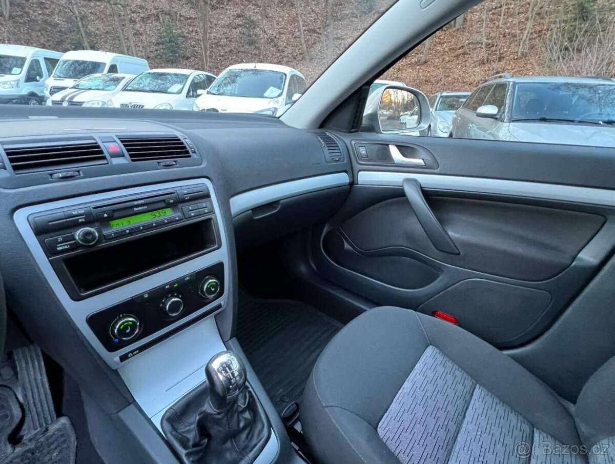 Škoda Octavia Combi 1.6 TDI 77 kW klima tažné 2010 - 18