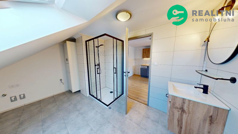 Komfortní a vzdušný byt 3+1 s terasou, 118 m2 - 18