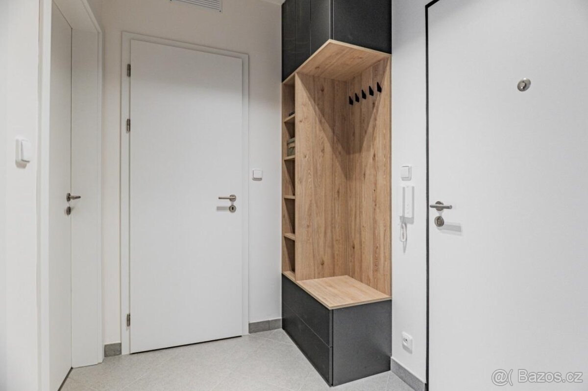 Prodej bytu 1+kk - 18