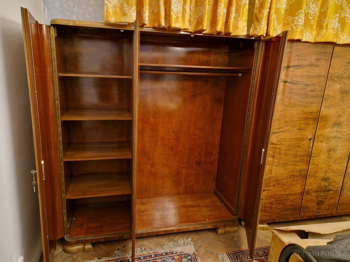 RETRO kredenc (2 ks) a další nábytek - 18