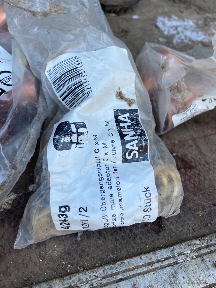 MOSAZNÉ KOHOUTY A MĚDĚNÁ KOLÍNKA - 18