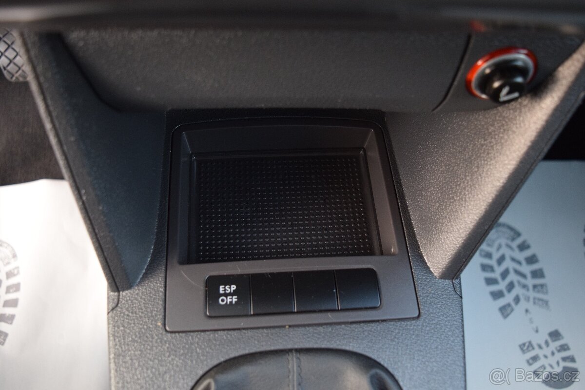 Volkswagen Touran 1.4 TSI 7MÍST VYHŘEV BOHATÁ VÝBAVA - 18