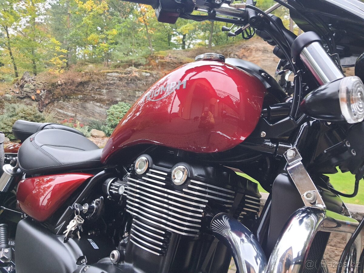 Triumph Thunderbird Storm - ABS 249.900,- Kč - 18