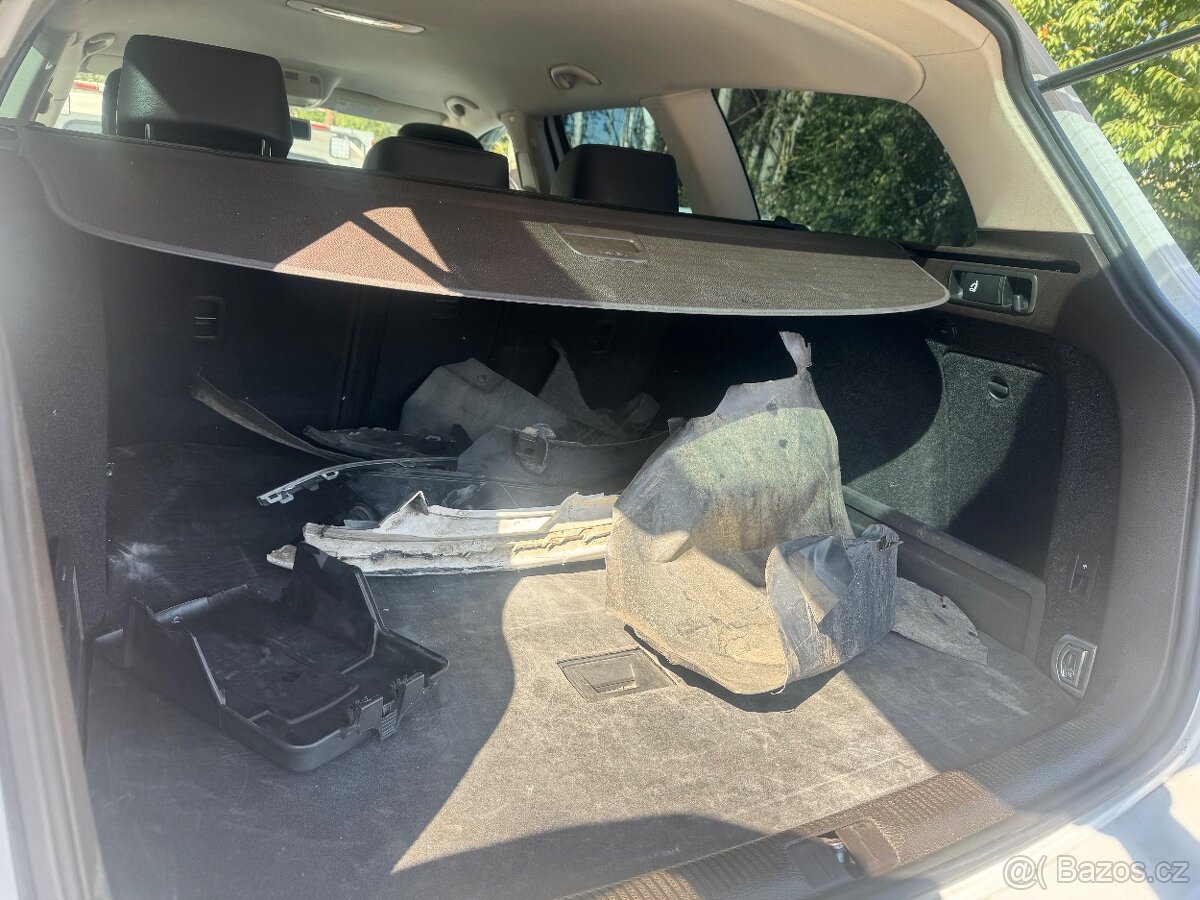 Prodám náhradní díly na Passat b7 - 18