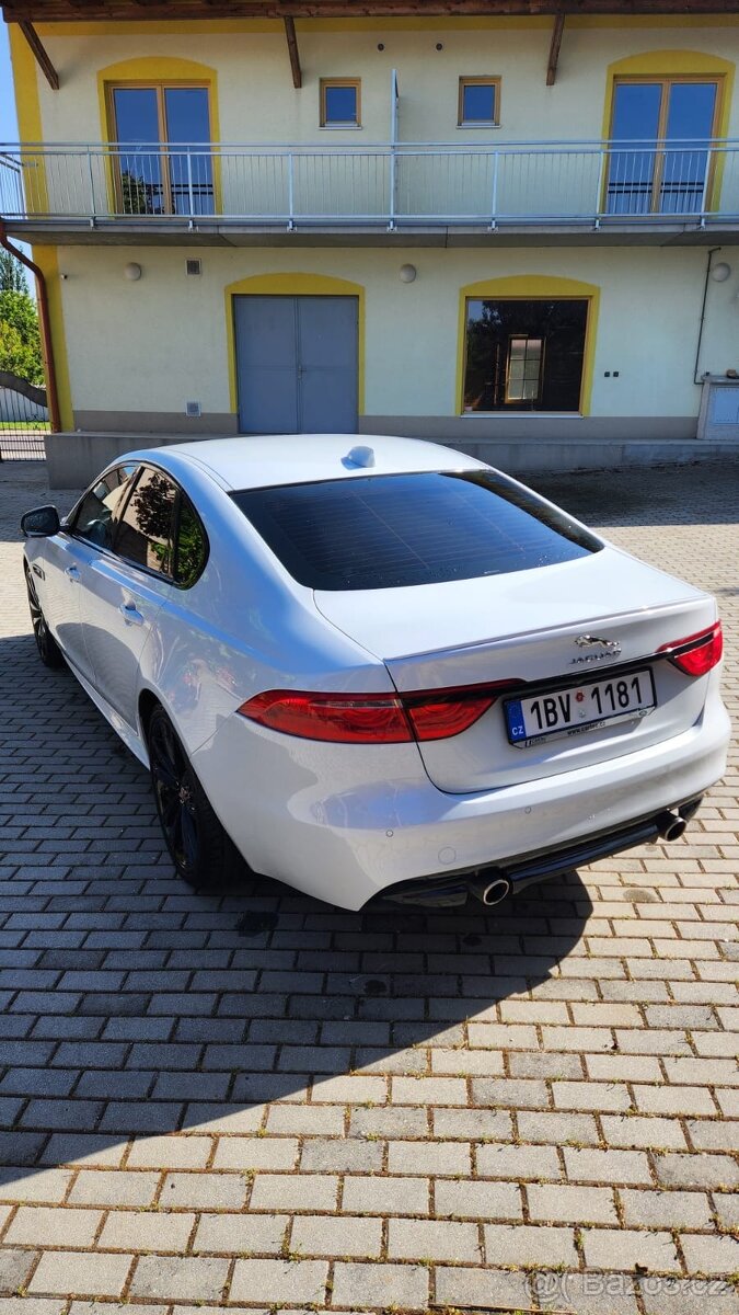 Jaguar XF 3.0 V6 - 18
