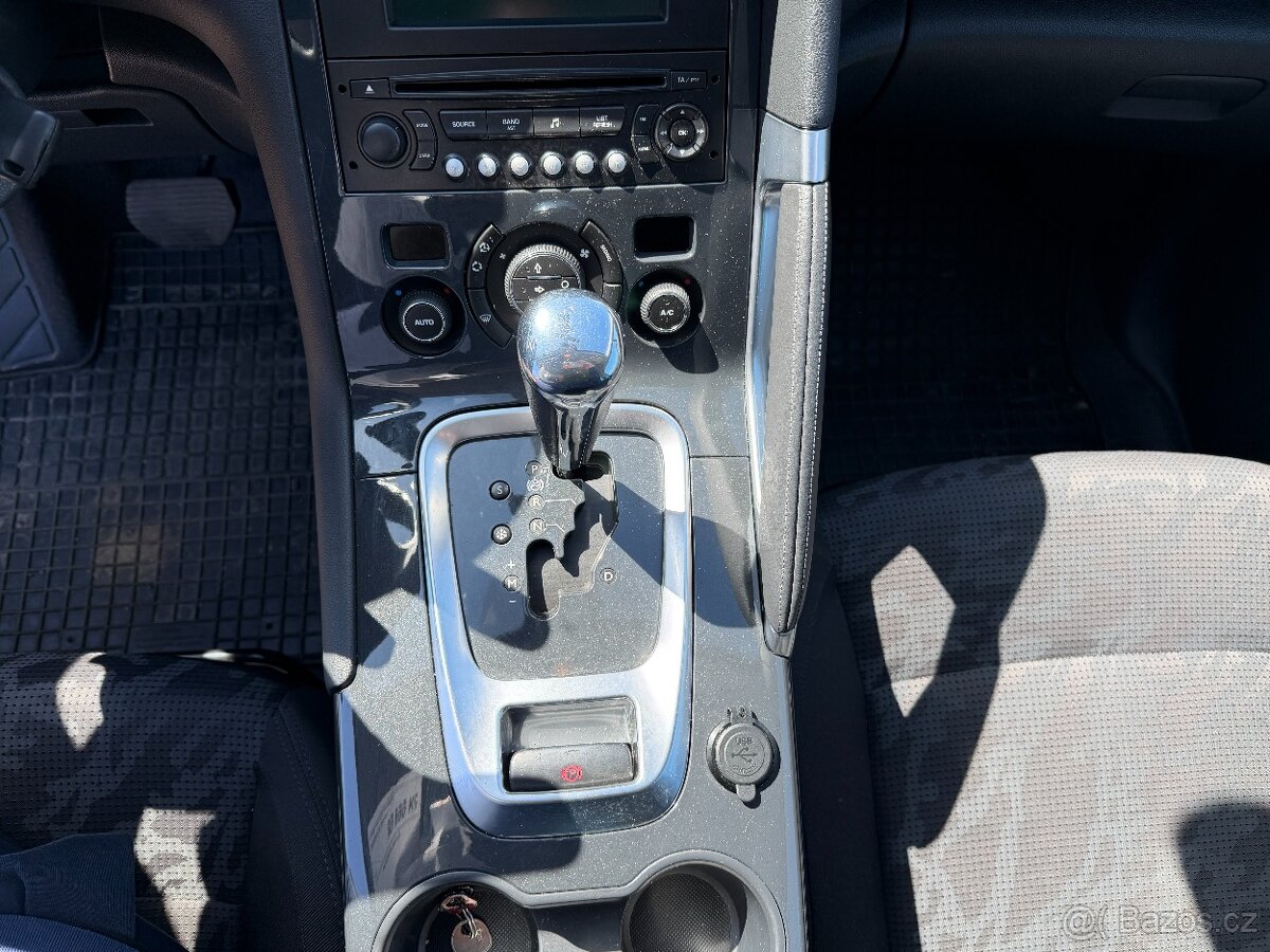 Peugeot 3008 1.6i 16V - 18