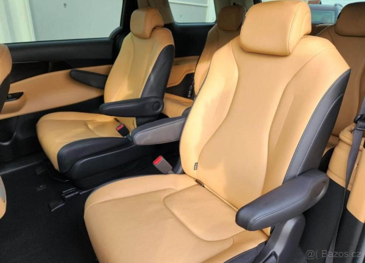 Kia Carnival 2.2- 9 míst - REZERVACE - 18